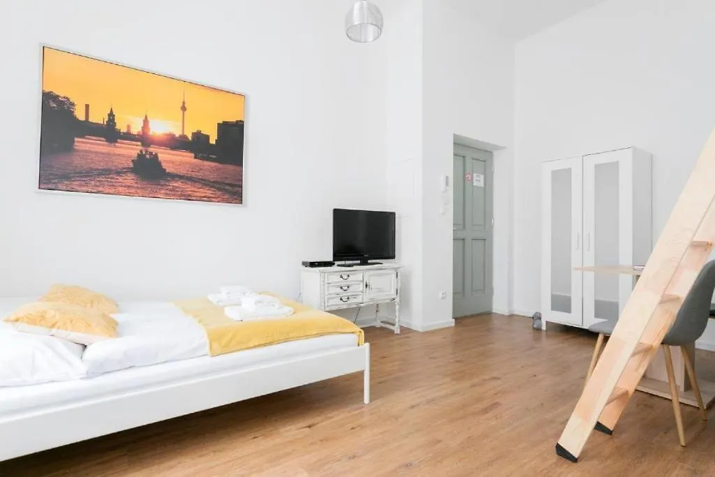Green Apartment Studio For 3 Berlin Germany