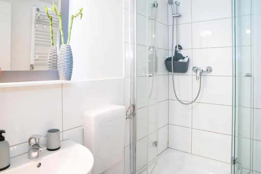 Green Apartment Studio For 3 Berlin