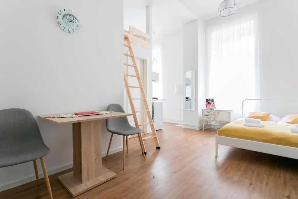 Green Apartment Studio For 3 Берлин 0*,